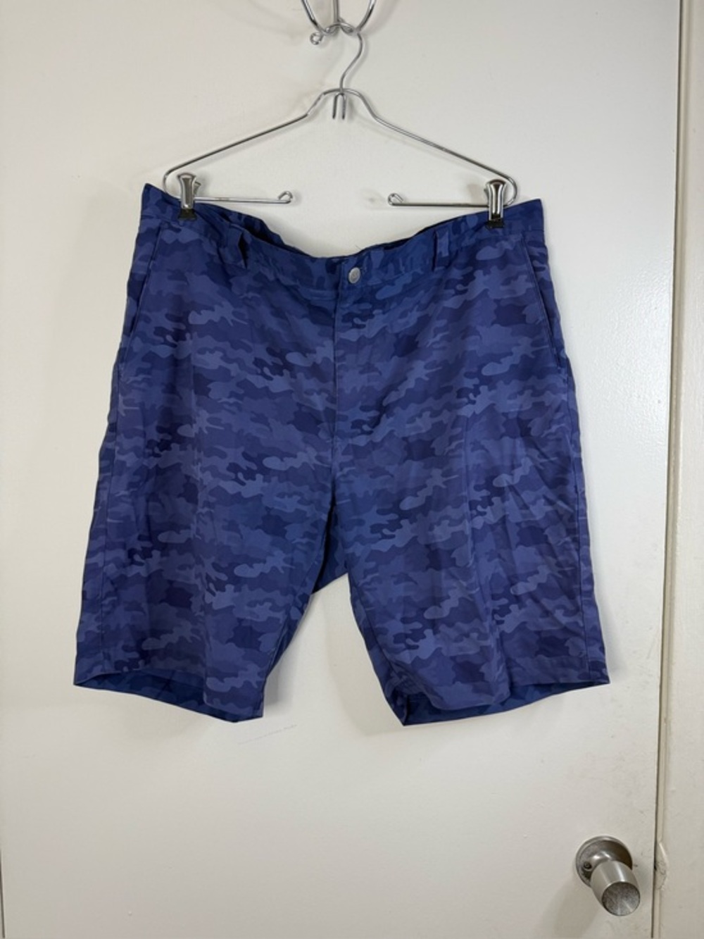 Peter Millar blue camo golf shorts 38
